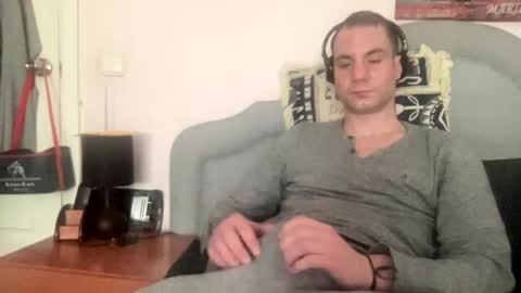 Snapshot of hardnstyle chatting on January 19, 8:39 am HARD AND STYLE online show from January 19, 8:39 am