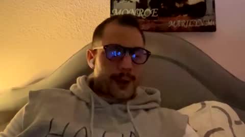 Snapshot of hardnstyle chatting on December 13, 1:15 am HARD AND STYLE online show from December 13, 1:15 am