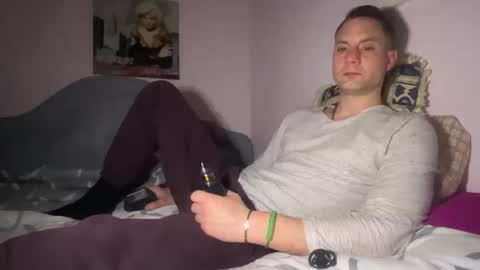 Snapshot of hardnstyle chatting on March 10, 1:56 am HARD AND STYLE online show from March 10, 1:56 am