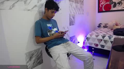 Snapshot of hardsexlove08 chatting on March 1, 8:21 pm Andres Dean online show from March 1, 8:21 pm