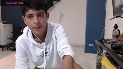 Snapshot of hardsexlove08 chatting on February 26, 11:57 pm Andres Dean online show from February 26, 11:57 pm