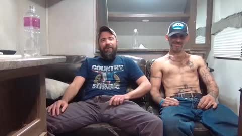 Snapshot of hardworkertn chatting on October 30, 1:52 am hardworkertn online show from October 30, 1:52 am