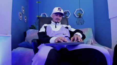 harold_999 online show from June 18, 4:25 am