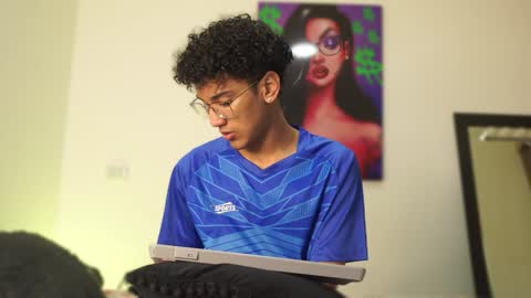 HARRY online show from December 12, 1:17 pm