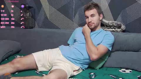 Snapshot of harvey_ren chatting on October 16, 9:01 pm Harvey online show from October 16, 9:01 pm