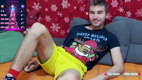 Snapshot of harvey_ren chatting on December 19, 9:28 pm Harvey online show from December 19, 9:28 pm