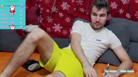 Snapshot of harvey_ren chatting on December 25, 9:11 pm Harvey online show from December 25, 9:11 pm