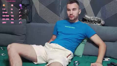 Snapshot of harvey_ren chatting on October 18, 8:14 pm Harvey online show from October 18, 8:14 pm