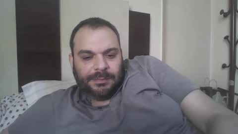 hassansalah30 online show from December 22, 10:38 am