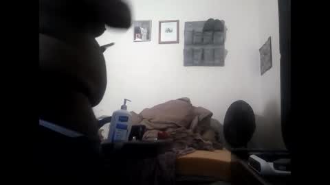 Snapshot of hbdj2164 chatting on September 27, 12:14 pm hbdj2164 online show from September 27, 12:14 pm