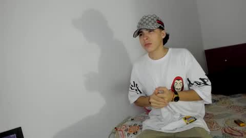 heellboy_ online show from December 18, 9:27 am