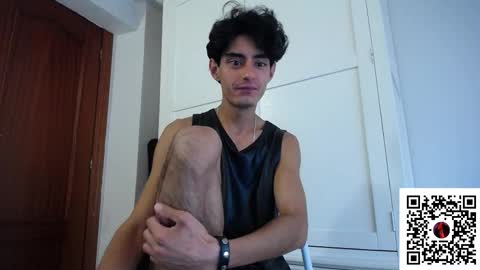 hefestion_ online show from October 23, 4:10 pm