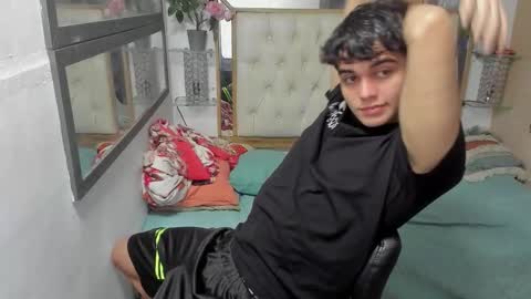 Snapshot of heiker_ chatting on October 10, 3:22 am heiker_ online show from October 10, 3:22 am