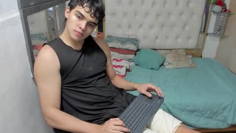 Snapshot of heiker_ chatting on October 14, 4:08 am heiker_ online show from October 14, 4:08 am