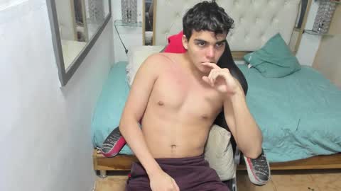 Snapshot of heiker_ chatting on October 4, 3:22 am heiker_ online show from October 4, 3:22 am