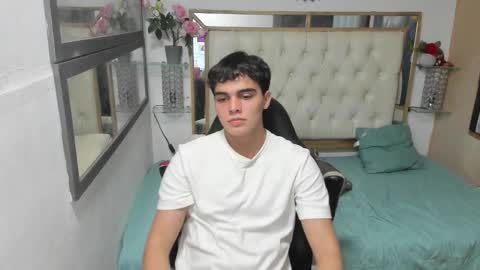 Snapshot of heiker_ chatting on September 25, 2:54 am heiker_ online show from September 25, 2:54 am