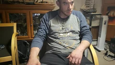 xxScubaStevexx online show from April 19, 6:57 am