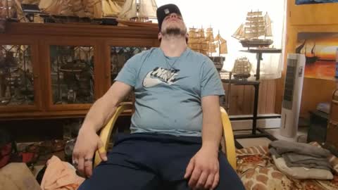 xxScubaStevexx online show from April 28, 5:39 pm