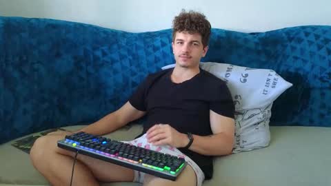 Snapshot of hellish_sugar chatting on September 22, 7:19 am Remy online show from September 22, 7:19 am