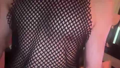 helloversaparis online show from May 1, 10:07 am