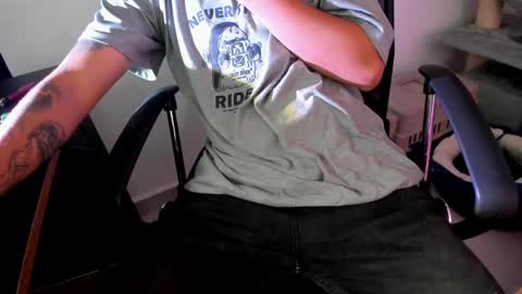 Snapshot of hellseph420 chatting on February 6, 1:16 am Owner of your wallet online show from February 6, 1:16 am