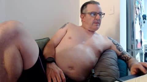 Snapshot of hempie1973 chatting on October 1, 9:13 am hempie1973 online show from October 1, 9:13 am