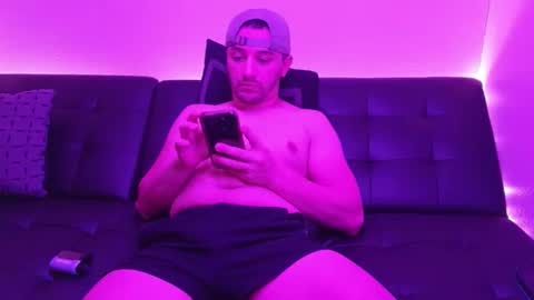 HENNIDRIP online show from January 10, 6:29 am