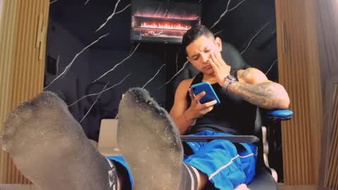 henrydouglas online show from April 21, 5:13 am