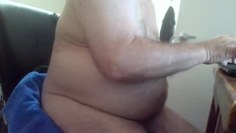 Snapshot of herbee510 chatting on September 10, 3:43 pm herbee510 online show from September 10, 3:43 pm
