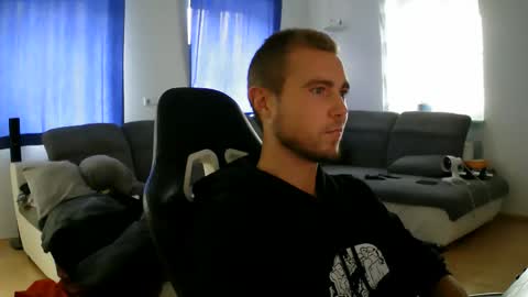 Snapshot of herbstenden chatting on October 10, 9:58 am John Pearl online show from October 10, 9:58 am