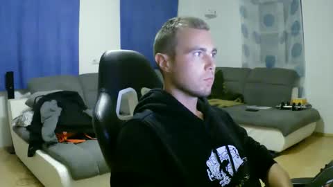 Snapshot of herbstenden chatting on September 28, 5:44 pm John Pearl online show from September 28, 5:44 pm