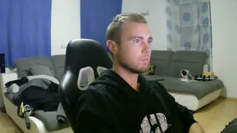 Snapshot of herbstenden chatting on October 5, 7:51 pm John Pearl online show from October 5, 7:51 pm