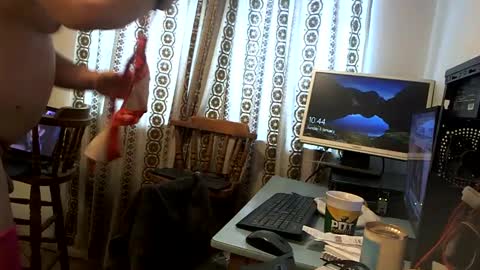 Snapshot of hermeneutika chatting on January 5, 12:21 pm mature online show from January 5, 12:21 pm