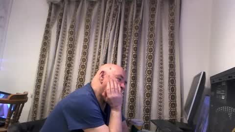 Snapshot of hermeneutika chatting on January 15, 7:05 am mature online show from January 15, 7:05 am