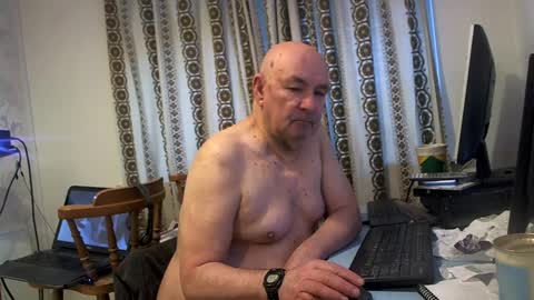 Snapshot of hermeneutika chatting on February 12, 8:27 am mature online show from February 12, 8:27 am