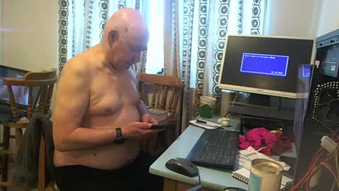 Snapshot of hermeneutika chatting on January 10, 9:02 am mature online show from January 10, 9:02 am