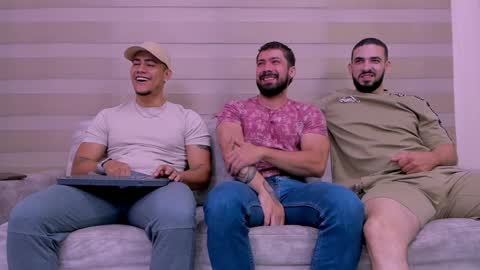 Snapshot of heteros_men chatting on December 21, 1:32 pm heteros men online show from December 21, 1:32 pm