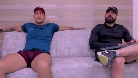 Snapshot of heteros_men chatting on January 7, 1:54 pm heteros men online show from January 7, 1:54 pm