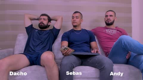 Snapshot of heteros_men chatting on January 14, 1:28 pm heteros men online show from January 14, 1:28 pm