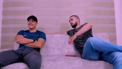 Snapshot of heteros_men chatting on January 27, 1:30 pm heteros men online show from January 27, 1:30 pm