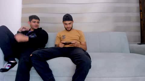 Snapshot of heteros_men chatting on January 18, 1:34 am heteros men online show from January 18, 1:34 am