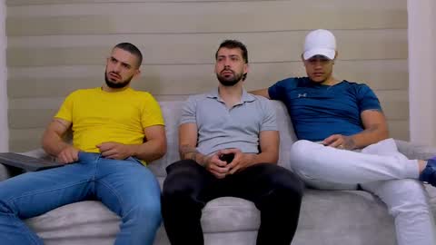 Snapshot of heteros_men chatting on February 21, 1:33 pm heteros men online show from February 21, 1:33 pm