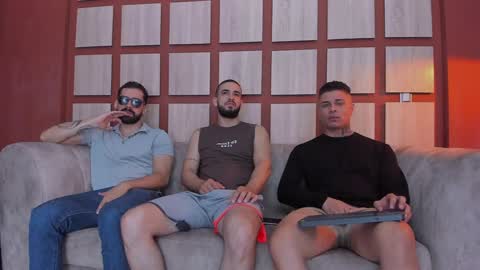 Snapshot of heteros_men chatting on January 16, 1:25 pm heteros men online show from January 16, 1:25 pm