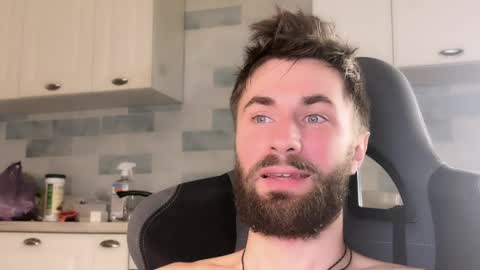 Arnold online show from April 7, 8:09 pm