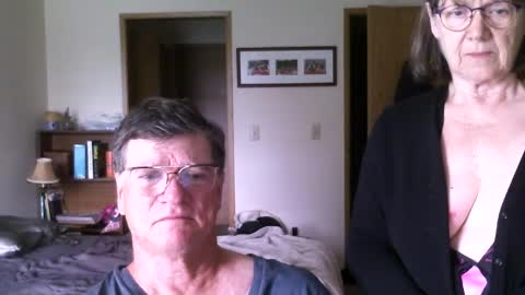 Snapshot of hg99too chatting on September 11, 3:55 pm hg99too online show from September 11, 3:55 pm
