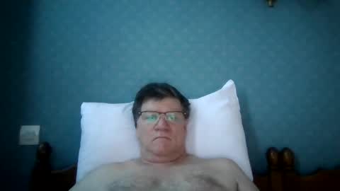 Snapshot of hg99too chatting on March 3, 7:17 am hg99too online show from March 3, 7:17 am