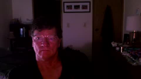 Snapshot of hg99too chatting on October 11, 2:21 pm hg99too online show from October 11, 2:21 pm