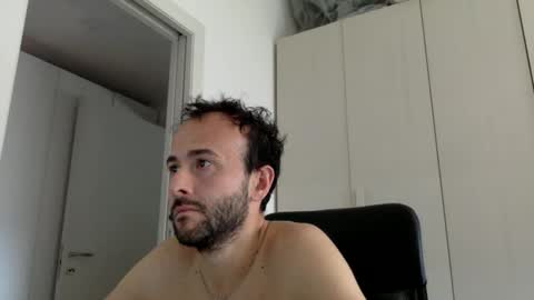 hhombre online show from May 25, 8:42 am