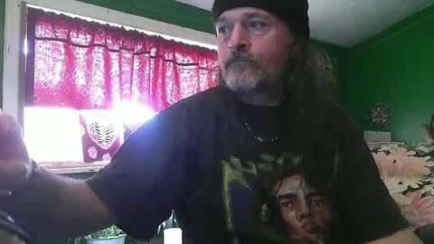 hippiedad333 online show from April 23, 5:37 pm