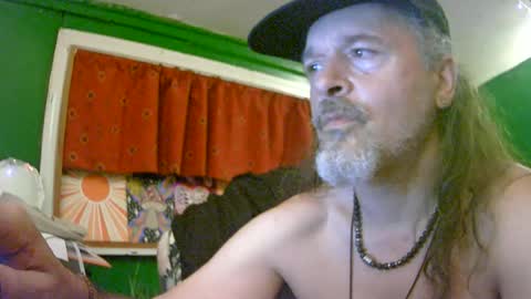 hippiedad333 online show from June 12, 3:27 am